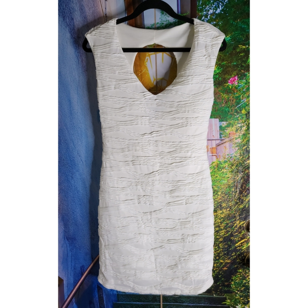 Mitto - Ruched Cream Bodycon Dress